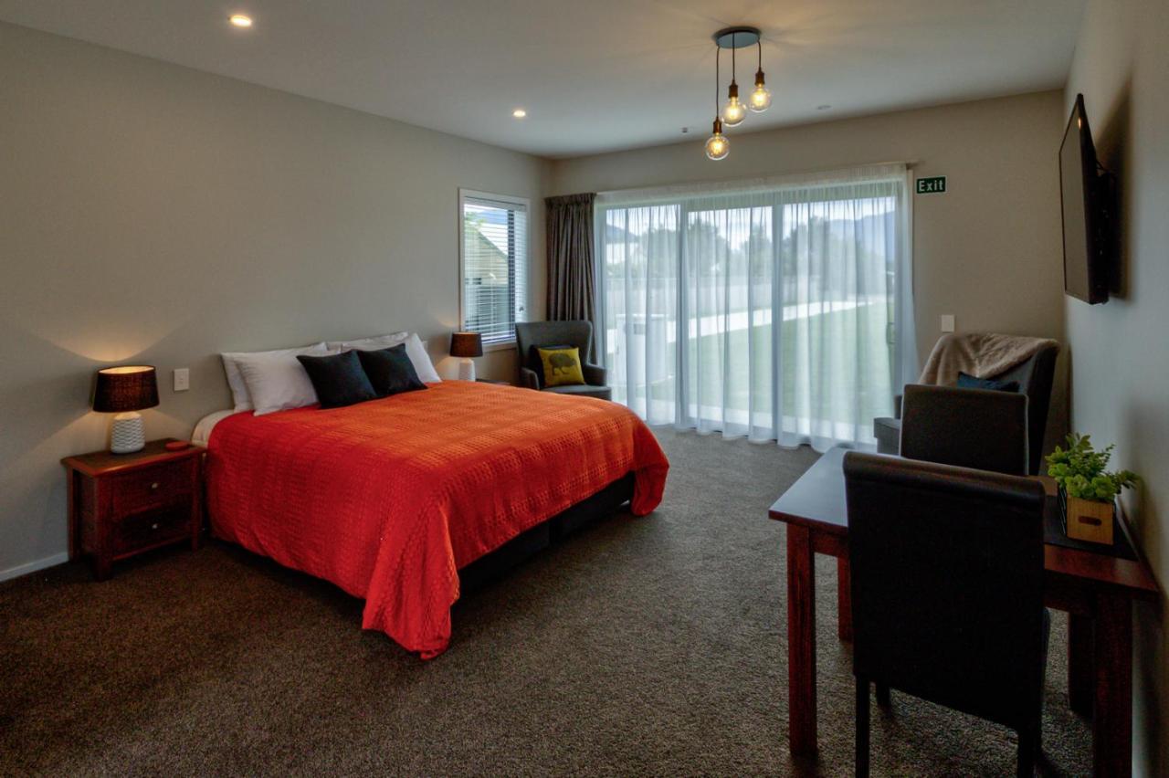 Motel Annies On Milford Te Anau Exterior foto